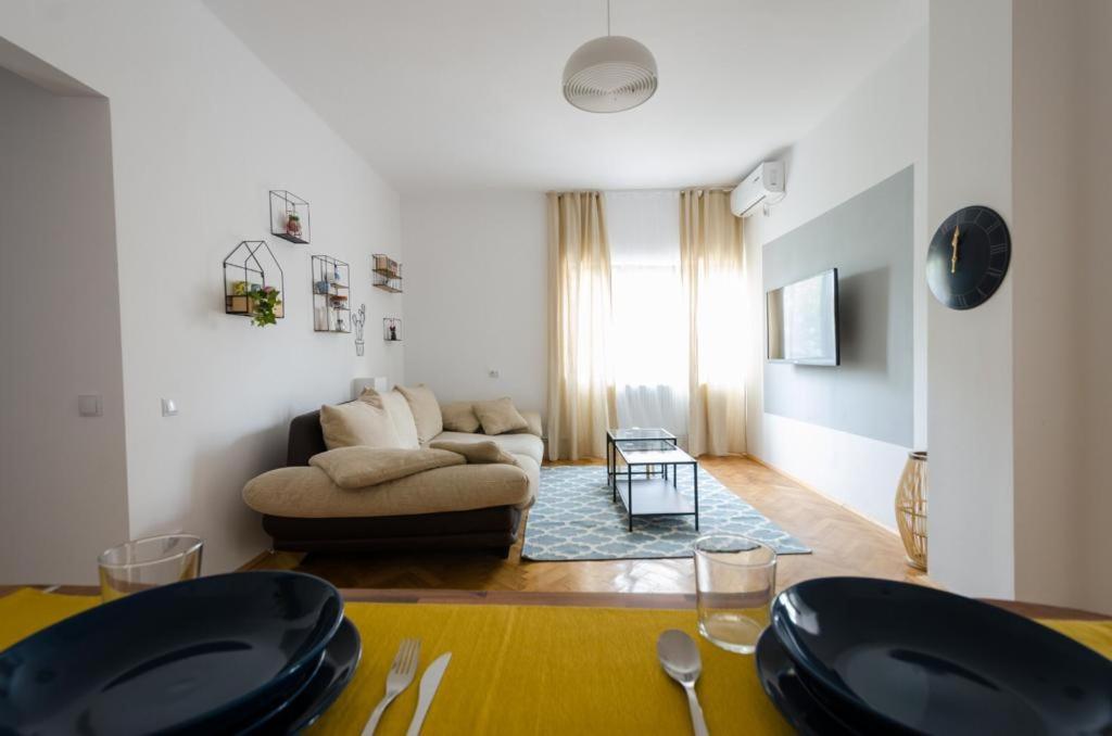 Stylized And Modern Apartment In Bukarest Exterior foto