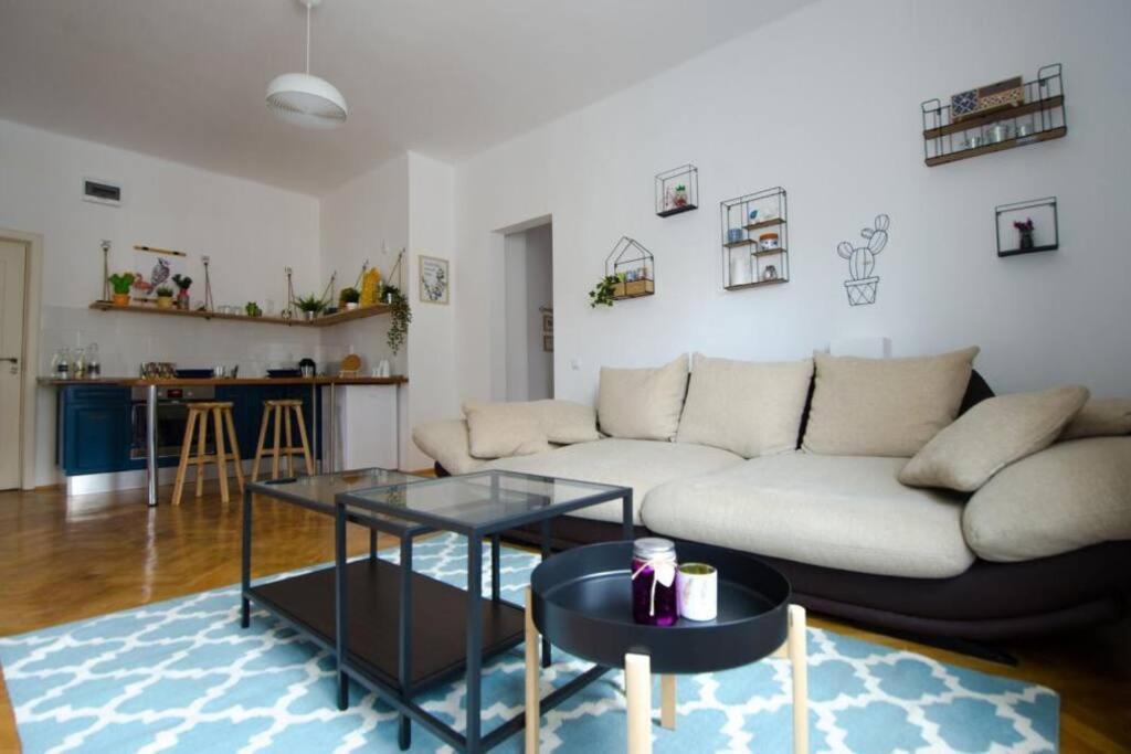 Stylized And Modern Apartment In Bukarest Exterior foto